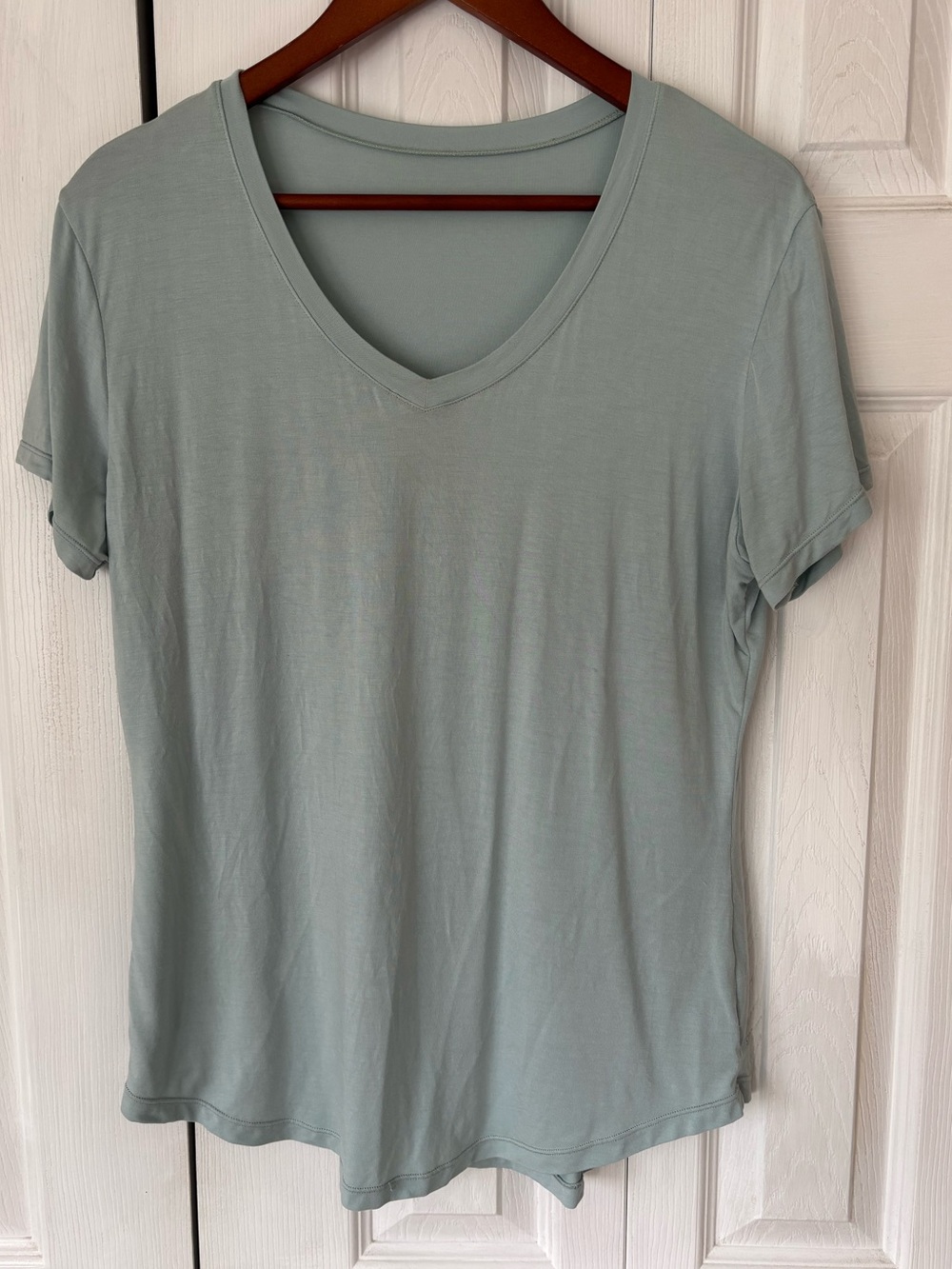 Zyia Active Classic V Neck T Shirt Size Medium